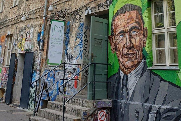 フランス語圏のガイド付き第3帝国ベルリンウォーキングツアー