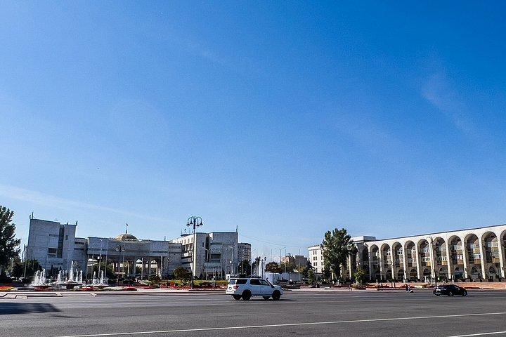 Visita guiada à cidade de Bishkek e exploração do mercado local