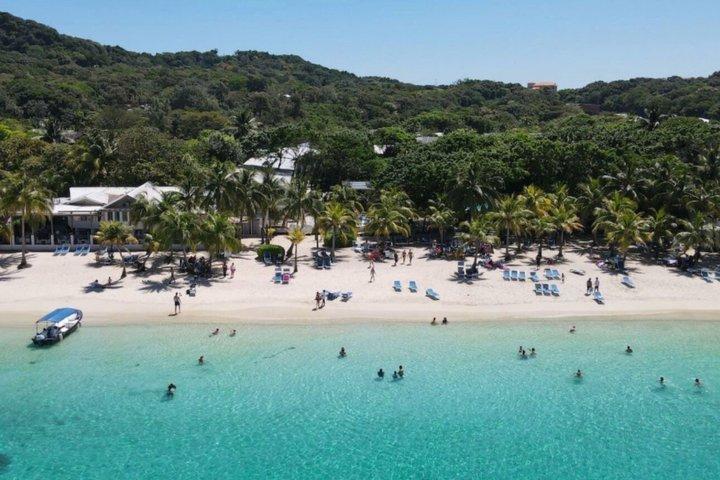 Roatan Henry Morgan Beach Resort All Inclusive Day Pass