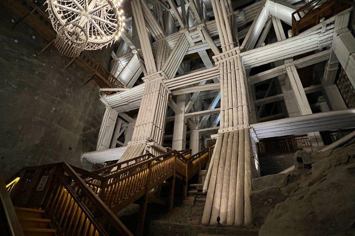 ヴィエリチカ塩鉱山：クラクフからのガイドツアー（ホテル送迎付き）