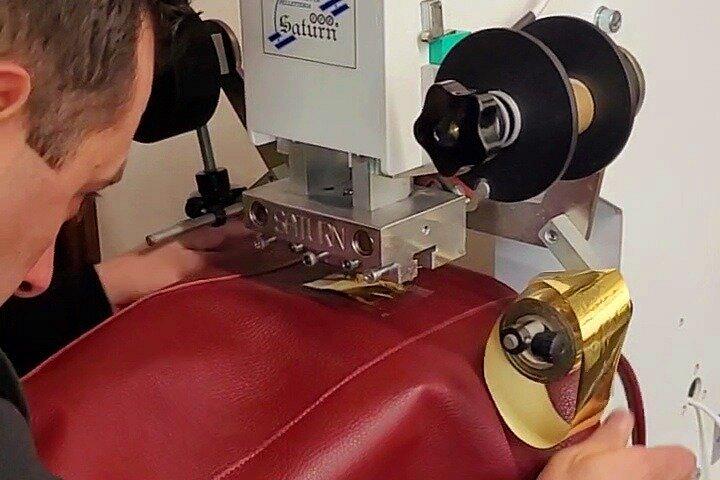フィレンツェレザーウォーキングツアー-本物の職人ショップで詐欺を避ける