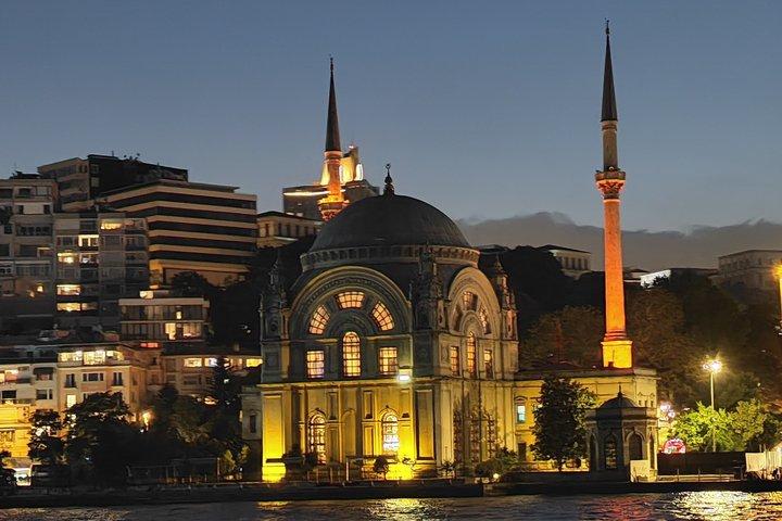 Profitez du Bosphore d’Istanbul : 2 - Heures Croisières de jour, coucher de soleil et nuit