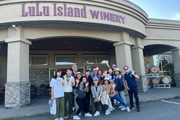 Vancouver Coastal Adventure Cata de vinos y avistamiento de ballenas