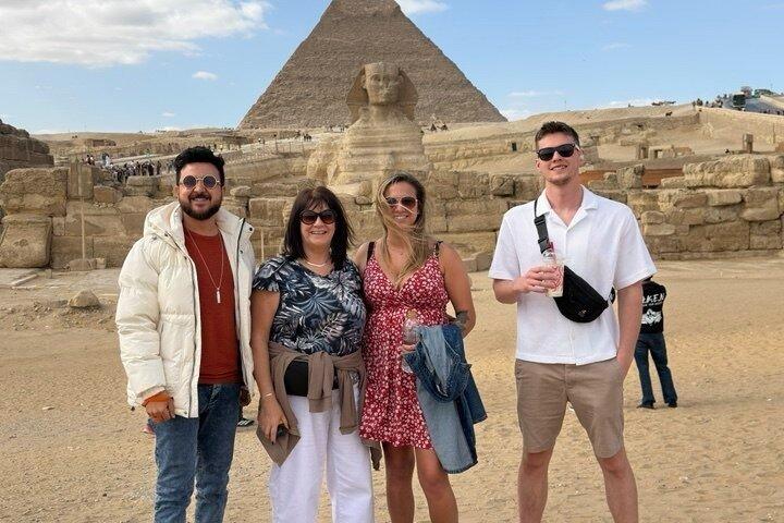 All-Inclusive VIP Tour: Giza Pyramids & Grand Museum with Tickets
