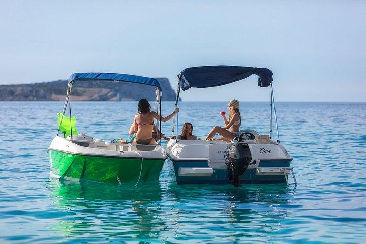 Excursion en bateau privé : Cala Bassa, Comte et criques cachées