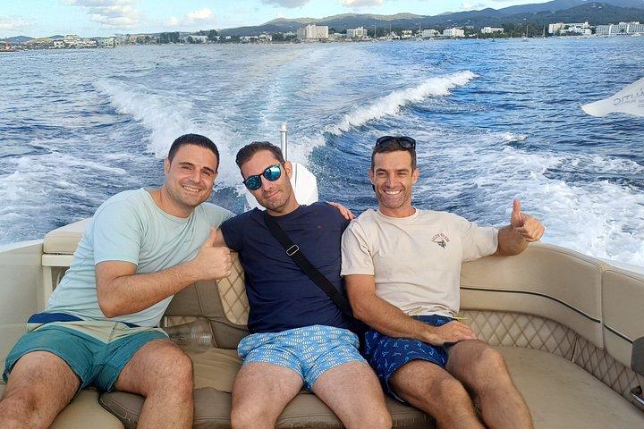 Excursion en bateau privé : Cala Bassa, Comte et criques cachées