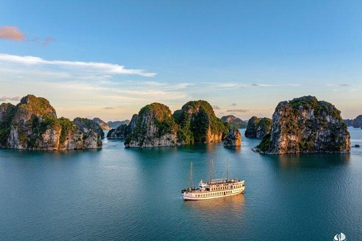 3 - Dag Scenic Treasure Junk Cruise in Ha Long & Bai Tu Long Bay