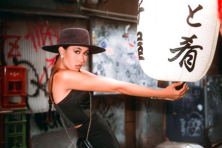 Tokyo Private Cinematic Photoshoot with Pro Photographer