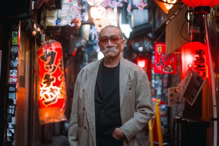 Tour with Pro Tokyo Photographer and take Edgy Unique Portraits