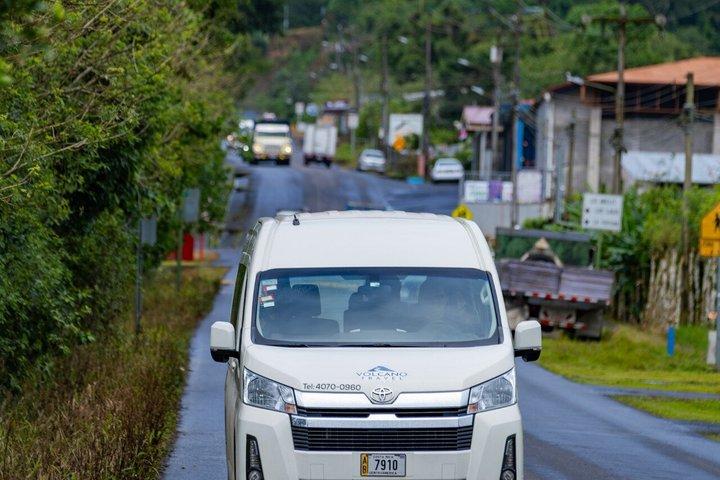 Service de navette de La Fortuna à San Jose Ville ou Aéroport PM