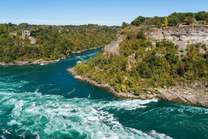 From Toronto: Private Niagara Falls & Niagara-on-the-Lake Tour