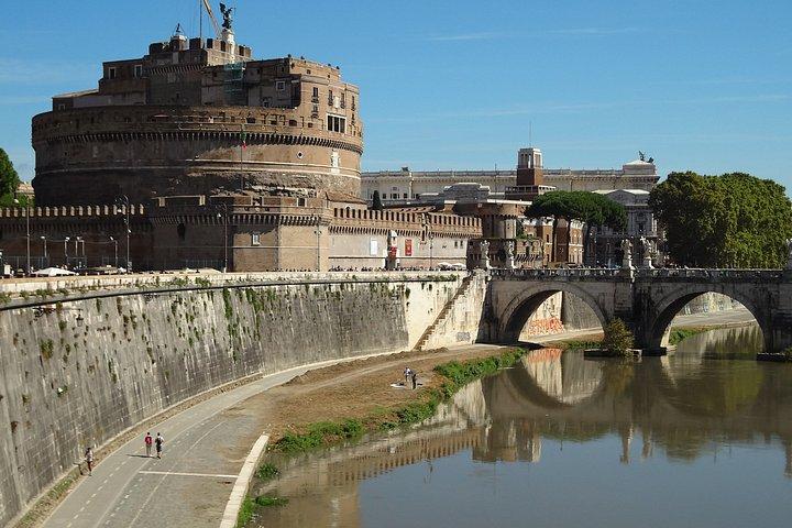 イルミナティの秘密ツアー：ローマの悪魔、天使、謎