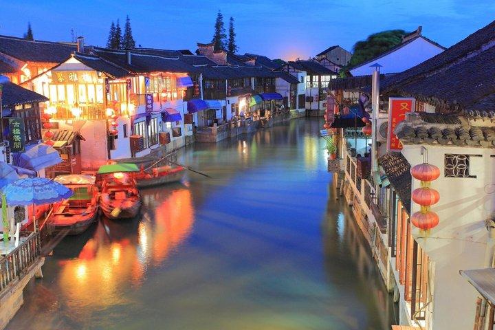 Visite privée de Shanghai, ville aquatique de Zhujiajiao et promenade en bateau panoramique