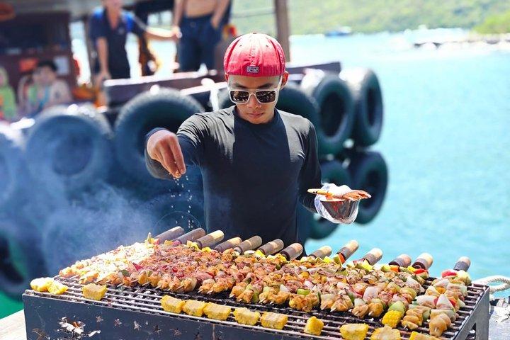 ニャチャン半日シュノーケリングアドベンチャー（BBQ付き）
