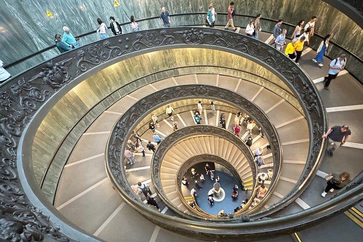 Vatican and Sistine Chapel Guided Tour Without Queue