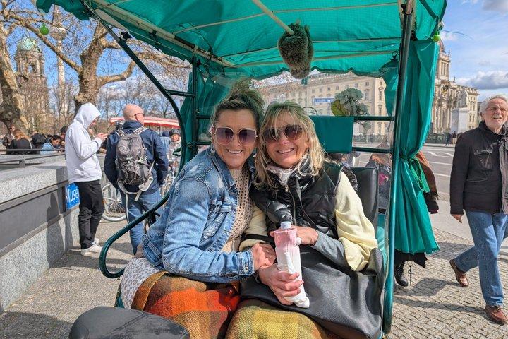 Discover through the middle with the rickshaw
