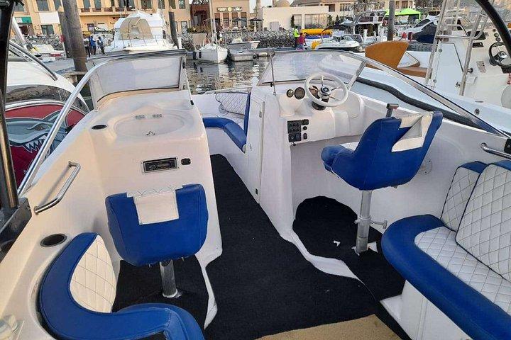 Dubai 60 Mins Speed Boat for 8 Pax