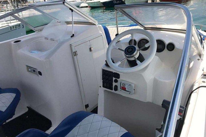 Dubai 60 Mins Speed Boat for 8 Pax
