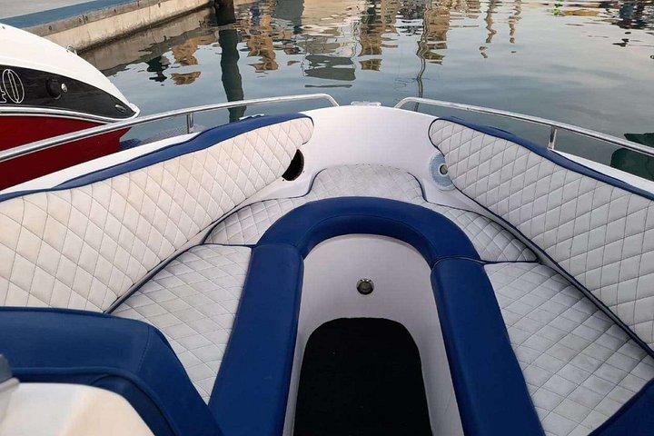Dubai 60 Mins Speed Boat for 8 Pax