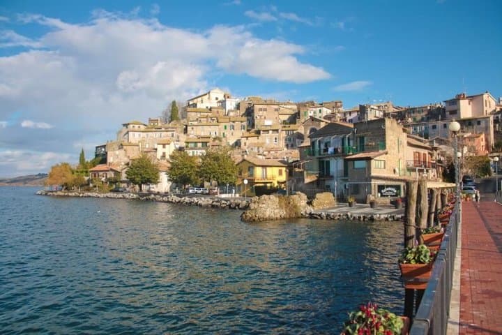 Bracciano Lake Experience by Private Mercedes Vehicles