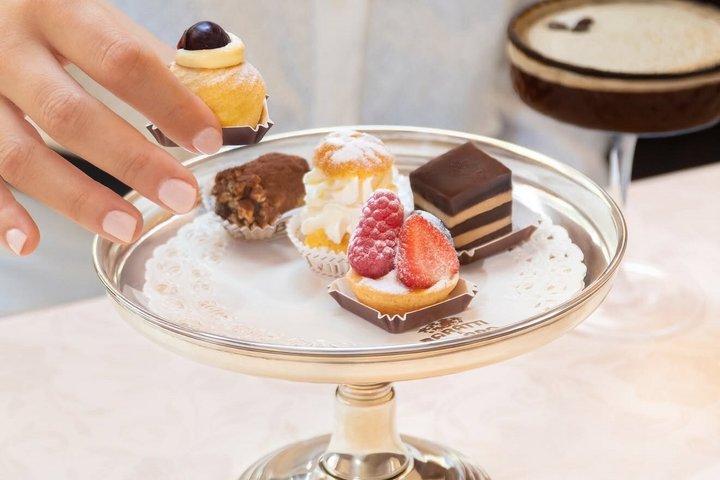 トリノ：エジプト博物館ツアーとアペリティーヴォ・イン・アイコニック・カフェ