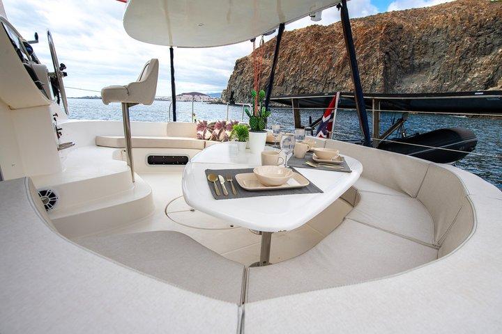 Noleggio catamarano privato 4 ore