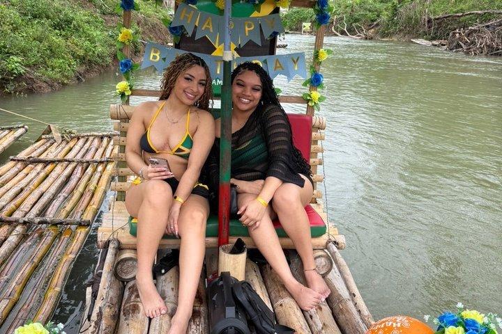 Montego Bay: Bamboo Rafting & Limestone Massage
