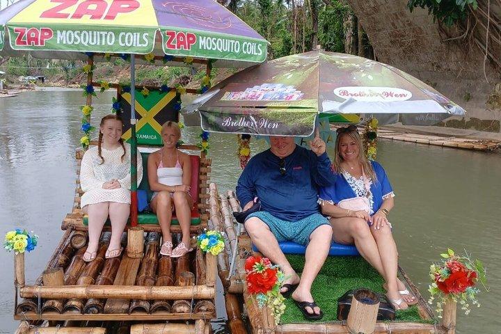 Montego Bay: Bamboo Rafting & Limestone Massage