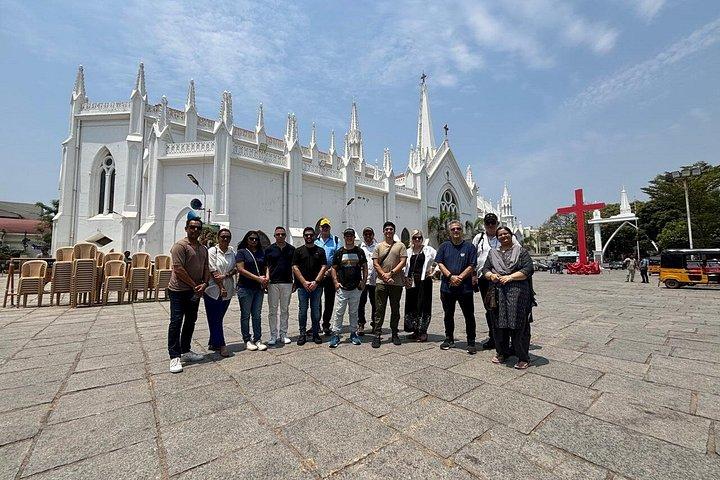 マイラポーレの神々のウォーキングツアー : 生きている伝統を巡る旅