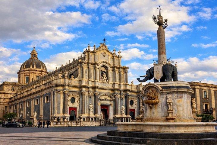 Catania Walking Tour: Udforsk de bedste seværdigheder og skjulte perler