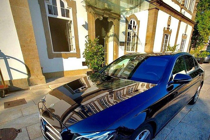 リスボンからセビリアへエボラ＆メリダ停車の豪華送迎