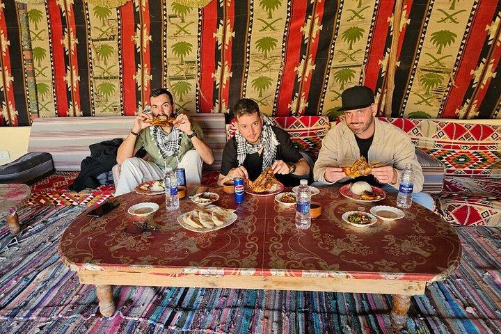 ファイユームオアシスサファリ日帰りツアーサンドボード、朝食、ランチ＆ボート