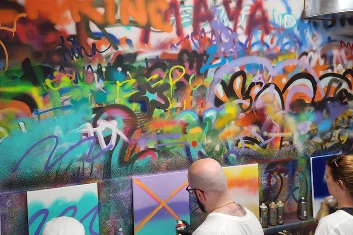 BYOB Spray Paint og Sip hos Studio W.I.P.
