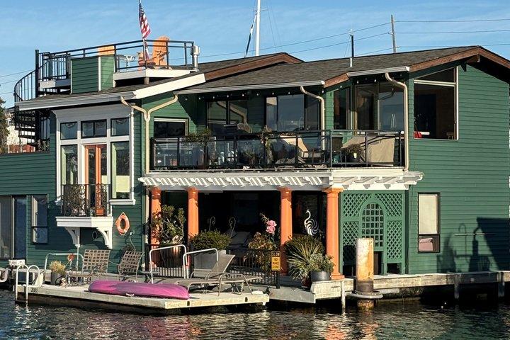 Sail Seattle's Iconic Lake Union All Year Around