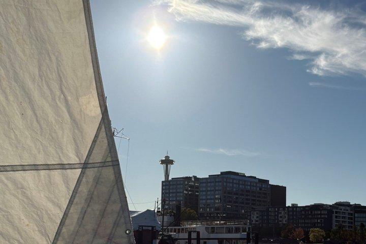 Sail Seattle's Iconic Lake Union All Year Around