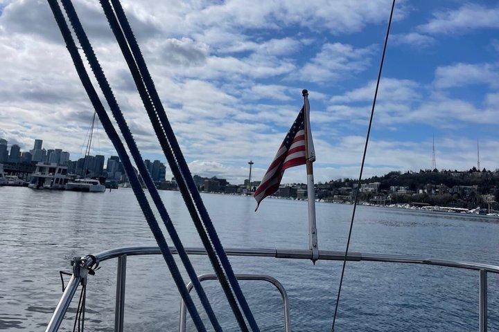 Sail Seattle's Iconic Lake Union All Year Around