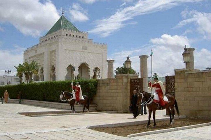 Explore Rabat com um TukTuk privado