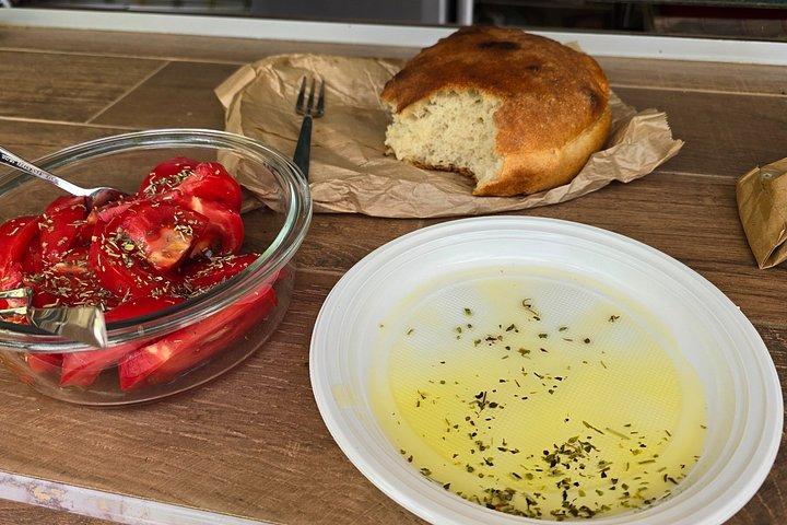 放棄されたコトル湾の要塞、オリーブオイルの試飲