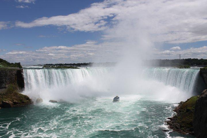 Hoteller i nærheden af Toronto Hop On Hop Off Bus Tour Plus Niagara Falls