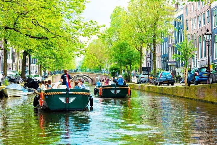 Amsterdam Evening (Sunset) Canal Cruise with optional drinks
