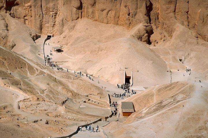 シャルム・エル・シェイク発飛行機で行くルクソール日帰り旅行