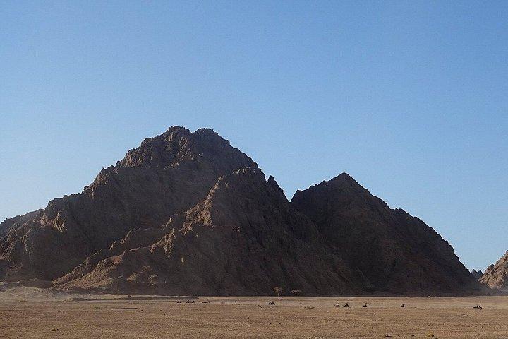 シャルム・エル・シェイクのシナイ砂漠でATVクワッドまたはバギーサファリ旅行
