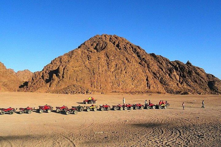 シャルム・エル・シェイクのシナイ砂漠でATVクワッドまたはバギーサファリ旅行
