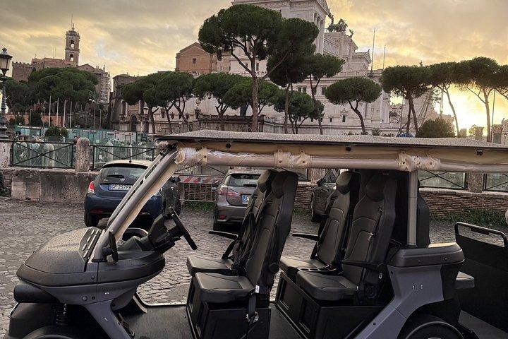ローマ：ホテル送迎とジェラート付きのカスタマイズ可能なゴルフカートツアー