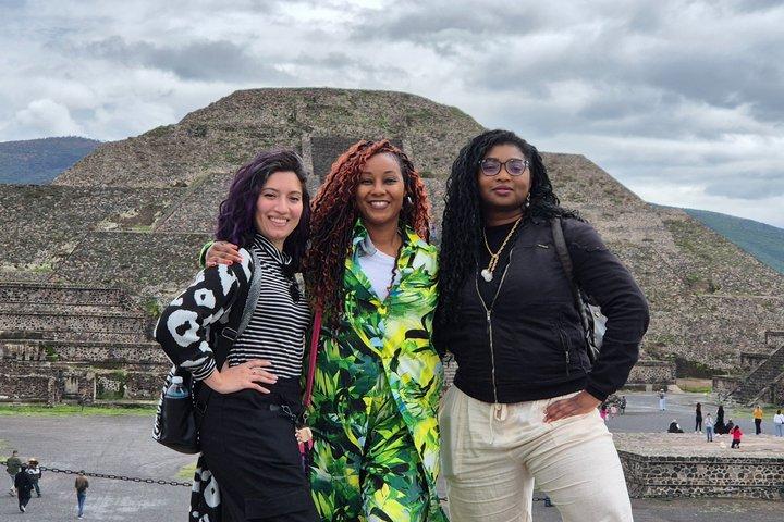 Premium Teotihuacan Pyramids Private Tour with Transportation