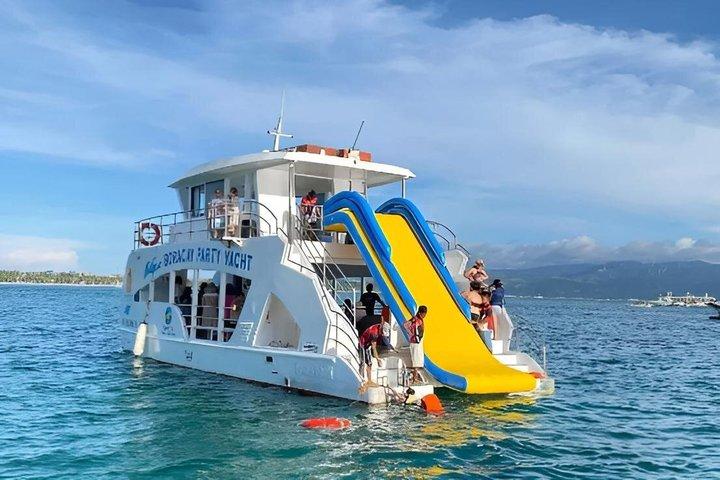 Boracay Sunset Party Boat o Yacht con Kayak/SUP/Snack/Bevande