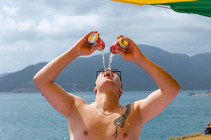 ニャチャン発コーラル リーフ シュノーケリングとフローティング バー パーティー