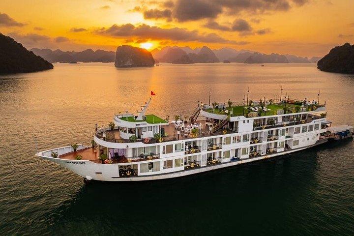 Desde Hanoi 4 - Día : Crucero por la bahía de NinhBinh & Halong con balcón