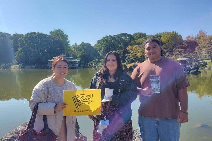 東京清澄ガーデンツアー石細工の池とスカイツリービュー