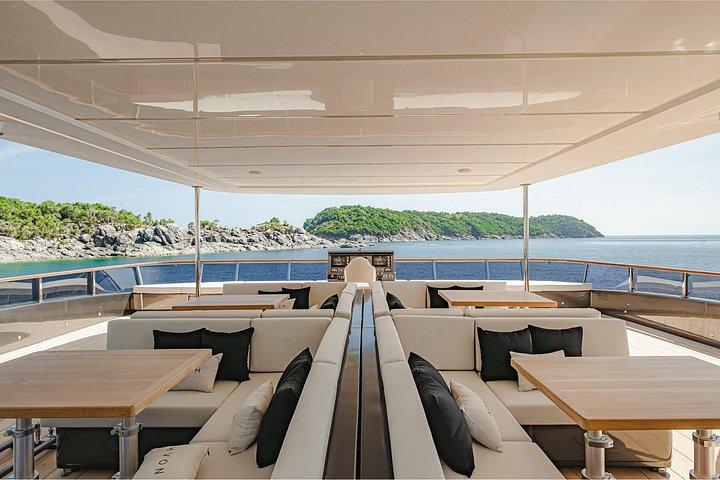 NOAH Yacht to Phi Phi - Maiton Island